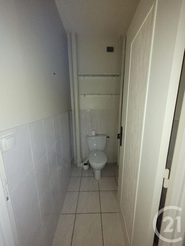 Appartement F3 à louer - 3 pièces - 59.03 m2 - MONTLUCON - 03 - AUVERGNE - Century 21 Pasquet Immobilier