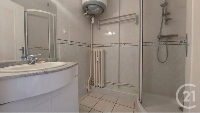 Appartement F3 à louer - 3 pièces - 59.03 m2 - MONTLUCON - 03 - AUVERGNE - Century 21 Pasquet Immobilier