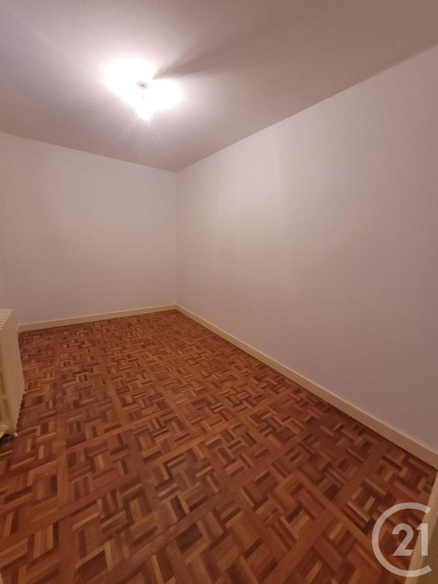 Appartement F4 à louer - 4 pièces - 78.5 m2 - MONTLUCON - 03 - AUVERGNE - Century 21 Pasquet Immobilier