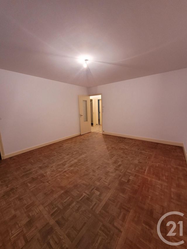 Appartement F4 à louer - 4 pièces - 78.5 m2 - MONTLUCON - 03 - AUVERGNE - Century 21 Pasquet Immobilier