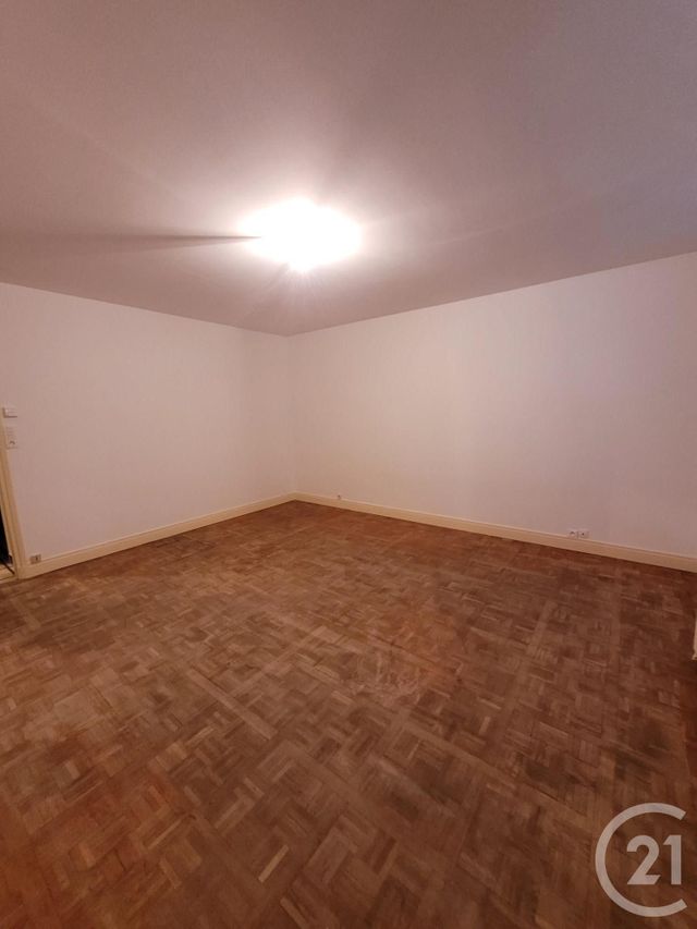 Appartement F4 à louer - 4 pièces - 78.5 m2 - MONTLUCON - 03 - AUVERGNE - Century 21 Pasquet Immobilier