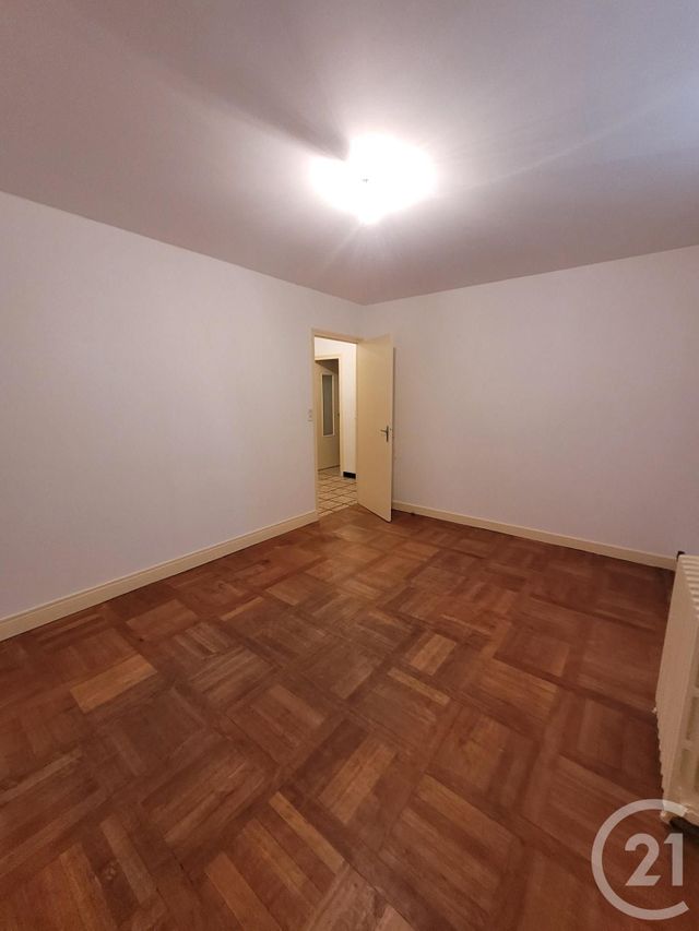 Appartement F4 à louer - 4 pièces - 78.5 m2 - MONTLUCON - 03 - AUVERGNE - Century 21 Pasquet Immobilier