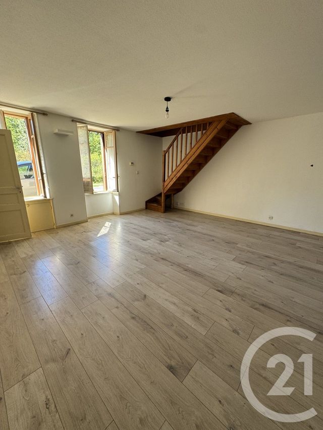 maison à louer - 4 pièces - 91.16 m2 - MONTVICQ - 03 - AUVERGNE - Century 21 Pasquet Immobilier