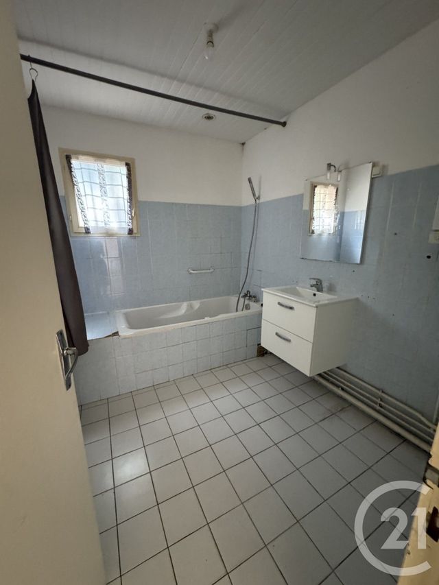 maison à louer - 4 pièces - 91.16 m2 - MONTVICQ - 03 - AUVERGNE - Century 21 Pasquet Immobilier