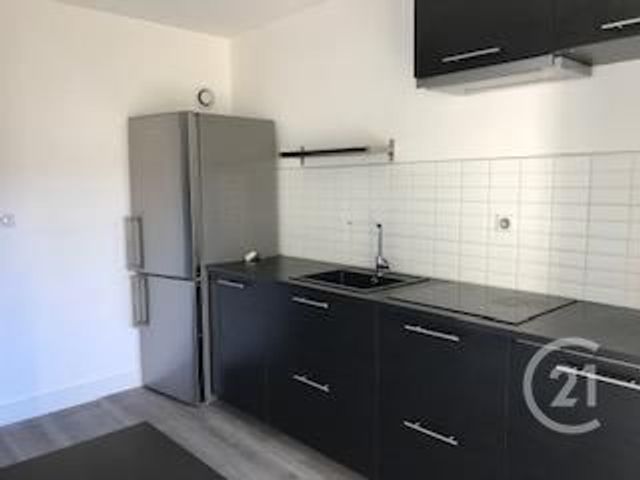 Appartement F3 à louer - 3 pièces - 76.01 m2 - MONTLUCON - 03 - AUVERGNE - Century 21 Pasquet Immobilier