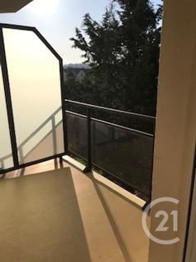 Appartement F3 à louer - 3 pièces - 76.01 m2 - MONTLUCON - 03 - AUVERGNE - Century 21 Pasquet Immobilier