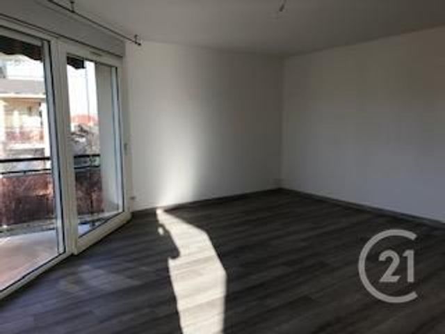Appartement F3 à louer - 3 pièces - 76.01 m2 - MONTLUCON - 03 - AUVERGNE - Century 21 Pasquet Immobilier