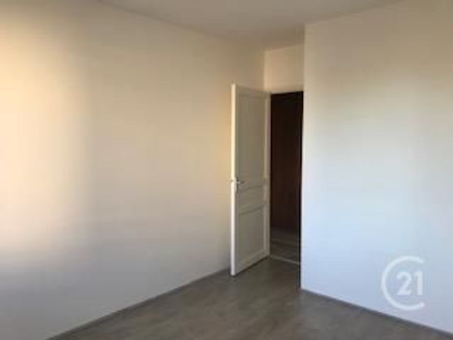 Appartement F3 à louer - 3 pièces - 76.01 m2 - MONTLUCON - 03 - AUVERGNE - Century 21 Pasquet Immobilier