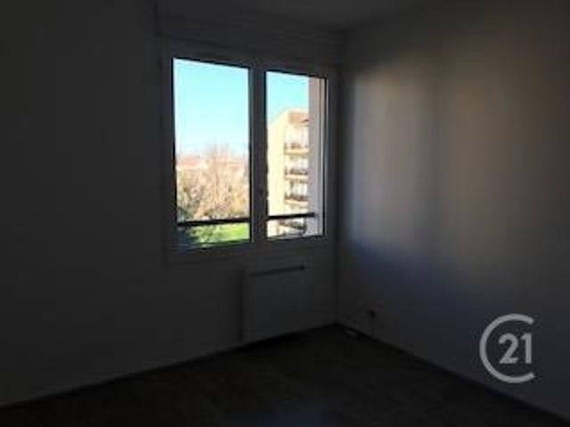 Appartement F3 à louer - 3 pièces - 76.01 m2 - MONTLUCON - 03 - AUVERGNE - Century 21 Pasquet Immobilier