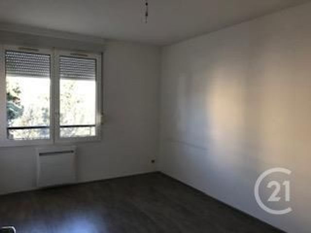Appartement F3 à louer - 3 pièces - 76.01 m2 - MONTLUCON - 03 - AUVERGNE - Century 21 Pasquet Immobilier