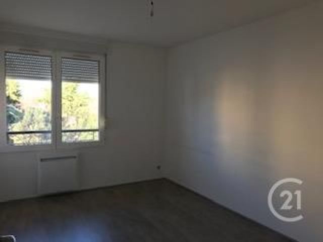 Appartement F3 à louer - 3 pièces - 76.01 m2 - MONTLUCON - 03 - AUVERGNE - Century 21 Pasquet Immobilier