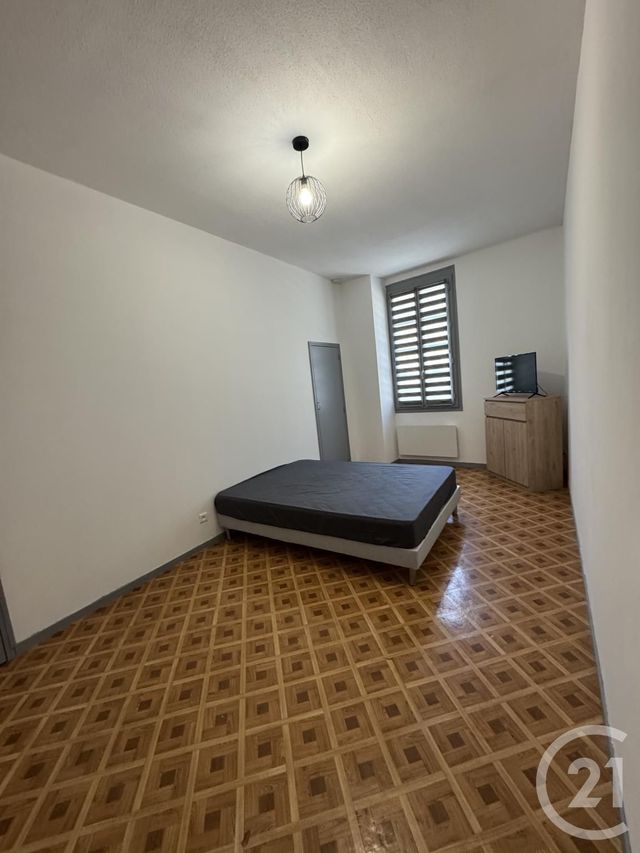 Appartement F1 bis à louer - 2 pièces - 42.8 m2 - MONTLUCON - 03 - AUVERGNE - Century 21 Pasquet Immobilier