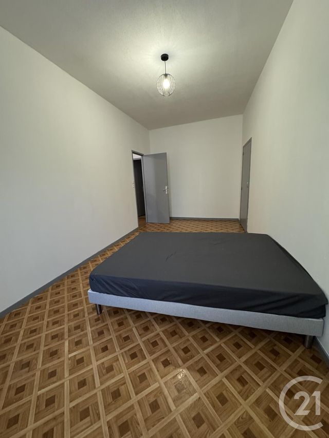 Appartement F1 bis à louer - 2 pièces - 42.8 m2 - MONTLUCON - 03 - AUVERGNE - Century 21 Pasquet Immobilier
