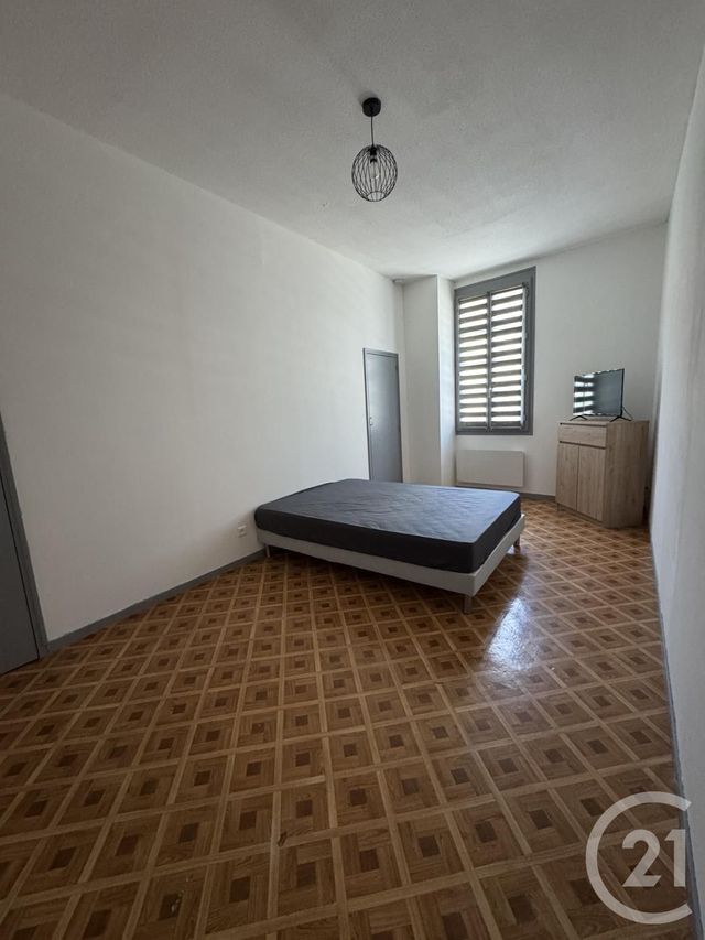 Appartement F1 bis à louer - 2 pièces - 42.8 m2 - MONTLUCON - 03 - AUVERGNE - Century 21 Pasquet Immobilier