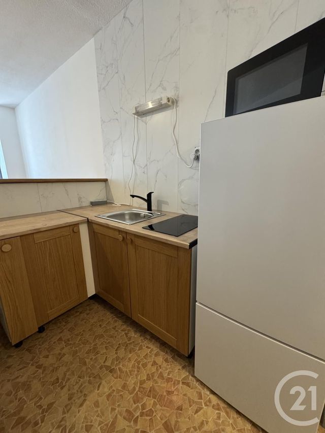 Appartement F1 bis à louer - 2 pièces - 42.8 m2 - MONTLUCON - 03 - AUVERGNE - Century 21 Pasquet Immobilier