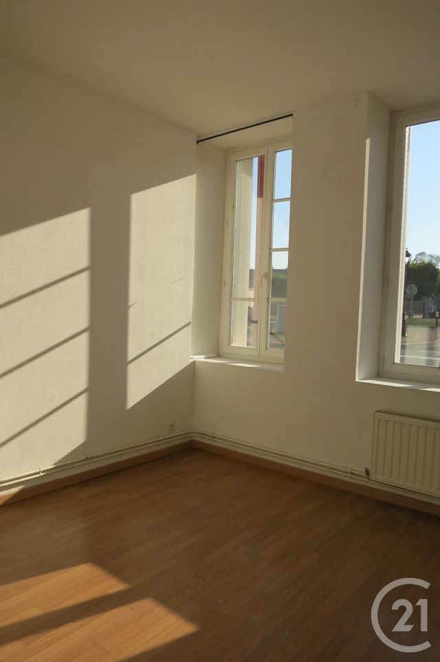 Appartement F3 à louer - 3 pièces - 65.68 m2 - COMMENTRY - 03 - AUVERGNE - Century 21 Pasquet Immobilier