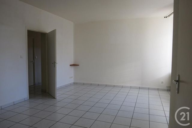 Appartement F3 à louer - 3 pièces - 65.68 m2 - COMMENTRY - 03 - AUVERGNE - Century 21 Pasquet Immobilier