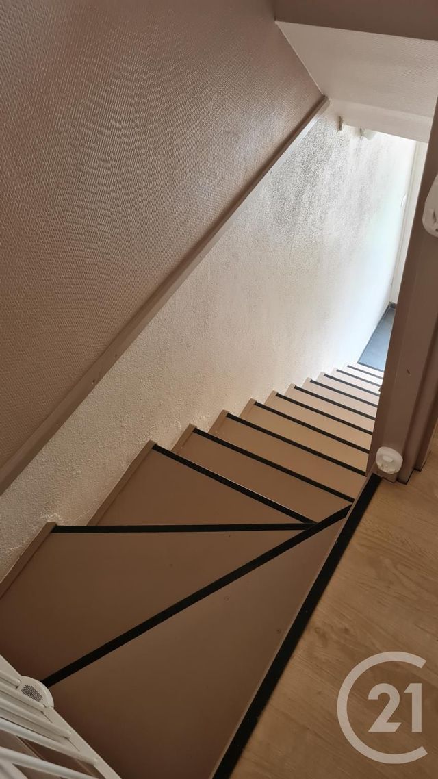 Appartement F3 à louer - 3 pièces - 46.0 m2 - MONTLUCON - 03 - AUVERGNE - Century 21 Pasquet Immobilier