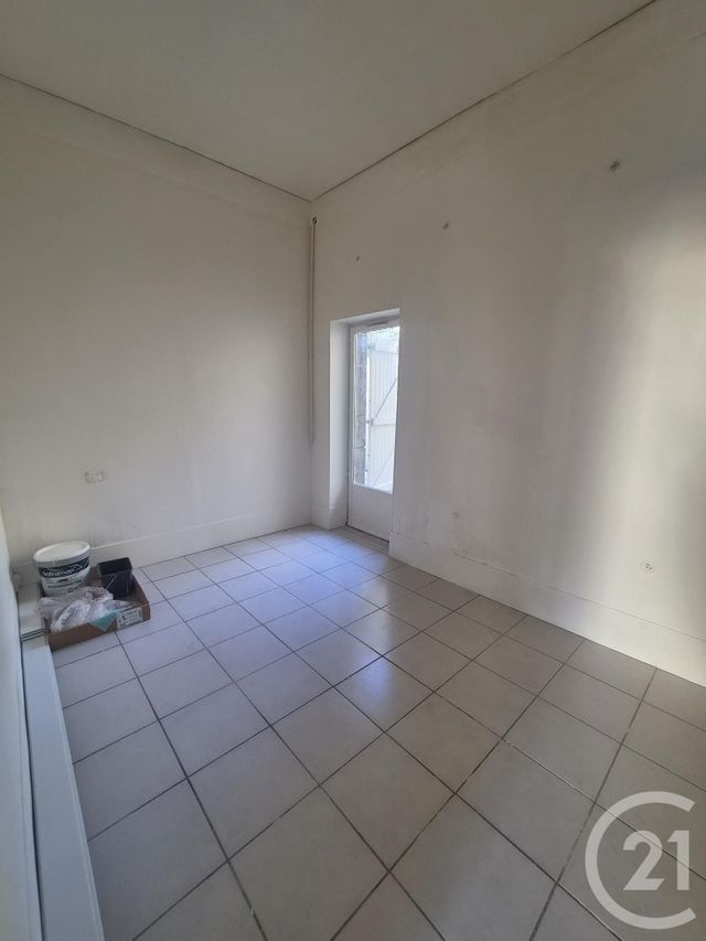 Appartement F2 à louer - 2 pièces - 30.0 m2 - MONTLUCON - 03 - AUVERGNE - Century 21 Pasquet Immobilier