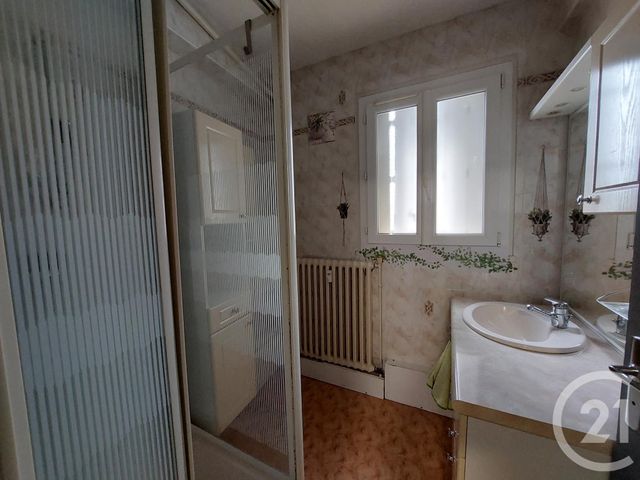 Appartement F3 à vendre - 3 pièces - 64.0 m2 - MONTLUCON - 03 - AUVERGNE - Century 21 Pasquet Immobilier