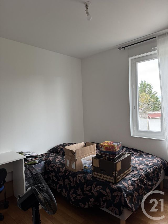 Appartement F3 à louer - 3 pièces - 67.56 m2 - MONTLUCON - 03 - AUVERGNE - Century 21 Pasquet Immobilier