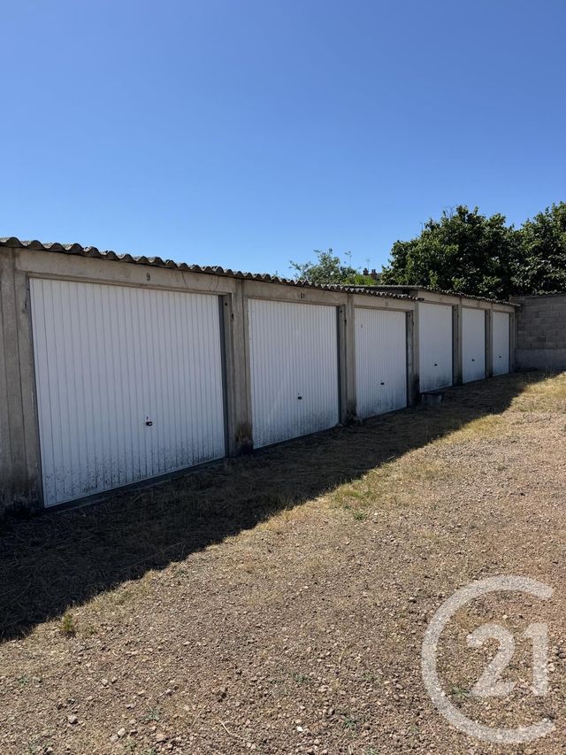 parking à louer - 13.5 m2 - MONTLUCON - 03 - AUVERGNE - Century 21 Pasquet Immobilier