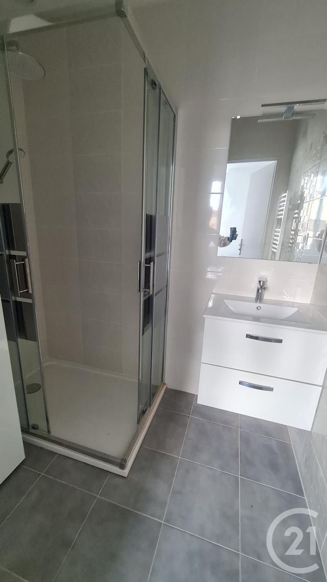 Appartement F4 à louer - 2 pièces - 30.55 m2 - MONTLUCON - 03 - AUVERGNE - Century 21 Pasquet Immobilier