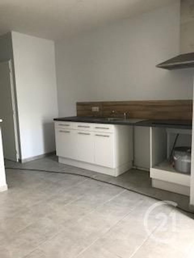Appartement F3 à louer - 3 pièces - 43.45 m2 - DESERTINES - 03 - AUVERGNE - Century 21 Pasquet Immobilier