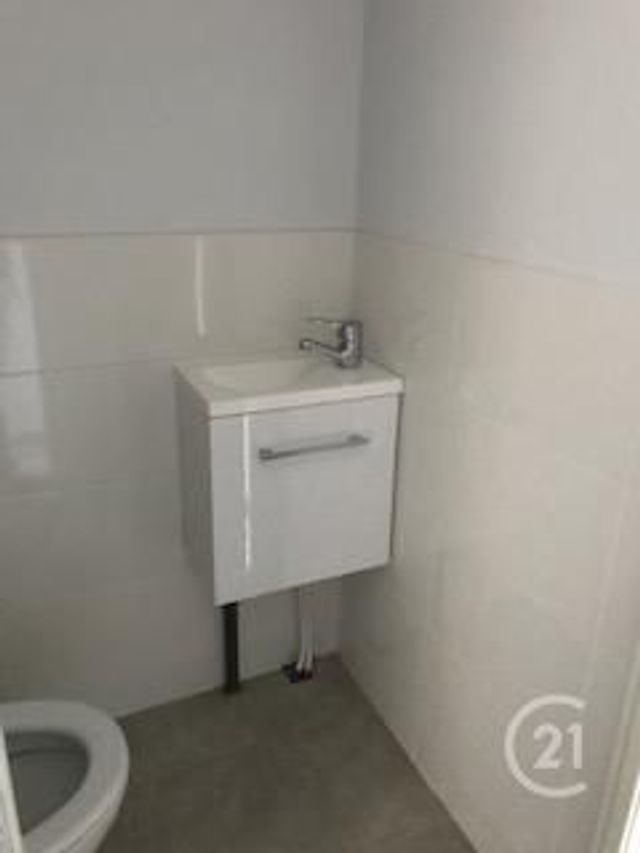 Appartement F3 à louer - 3 pièces - 43.45 m2 - DESERTINES - 03 - AUVERGNE - Century 21 Pasquet Immobilier