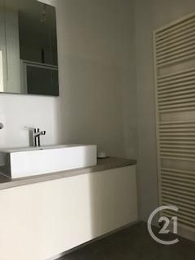 Appartement F3 à louer - 3 pièces - 43.45 m2 - DESERTINES - 03 - AUVERGNE - Century 21 Pasquet Immobilier