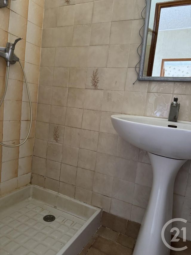 maison à louer - 2 pièces - 70.0 m2 - NERIS LES BAINS - 03 - AUVERGNE - Century 21 Pasquet Immobilier