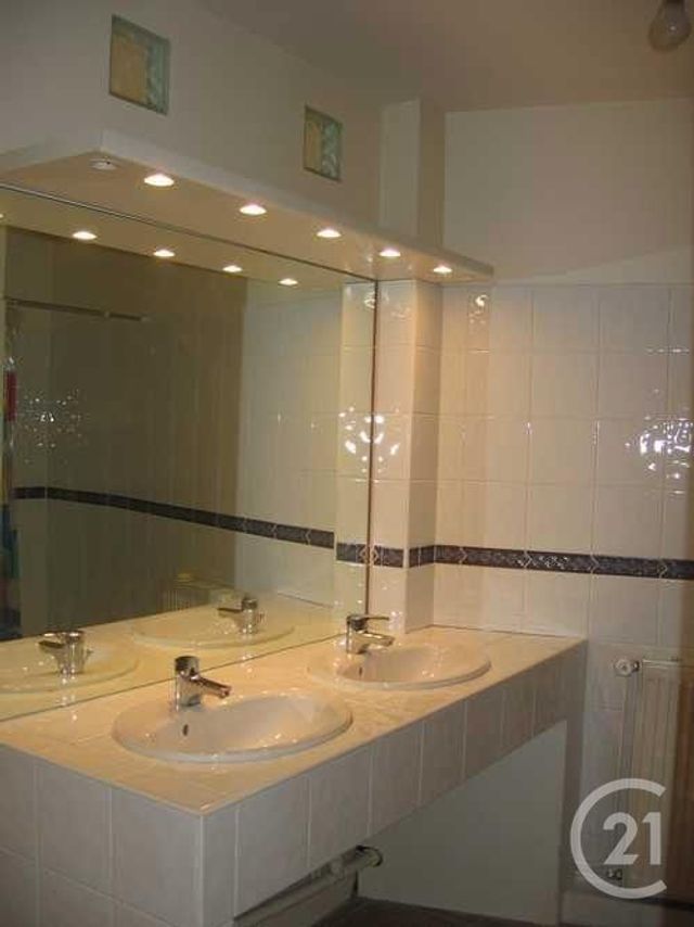 Appartement F4 à louer - 4 pièces - 97.0 m2 - MONTLUCON - 03 - AUVERGNE - Century 21 Pasquet Immobilier