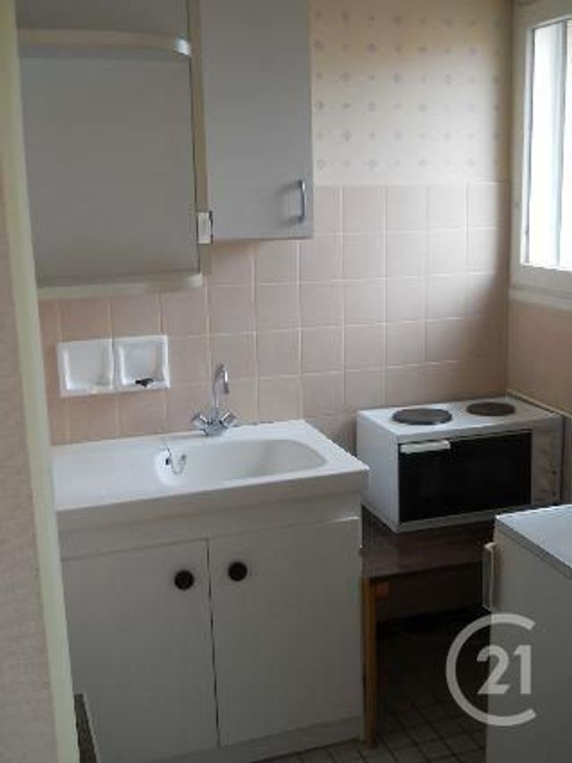 Appartement F1 à vendre - 1 pièce - 30.21 m2 - MONTLUCON - 03 - AUVERGNE - Century 21 Pasquet Immobilier