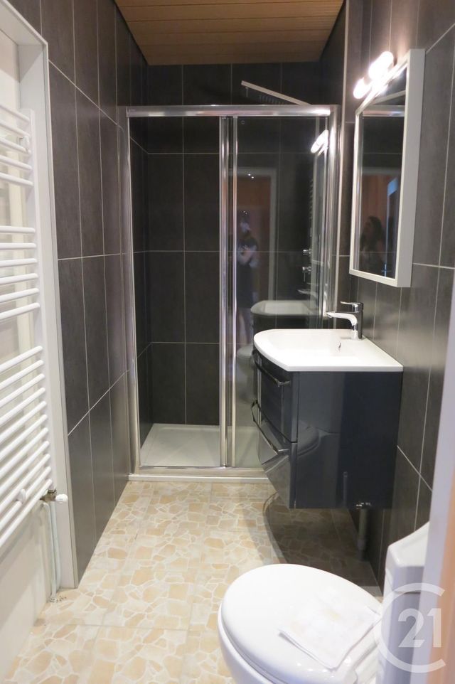 Appartement F3 à louer - 3 pièces - 80.0 m2 - MONTLUCON - 03 - AUVERGNE - Century 21 Pasquet Immobilier