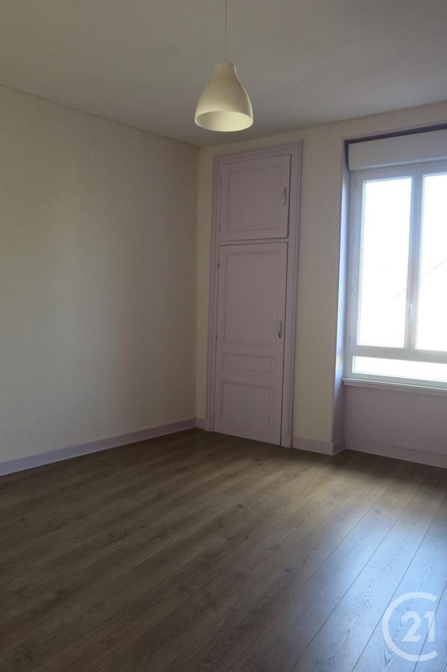 Appartement F3 à louer - 3 pièces - 80.0 m2 - MONTLUCON - 03 - AUVERGNE - Century 21 Pasquet Immobilier