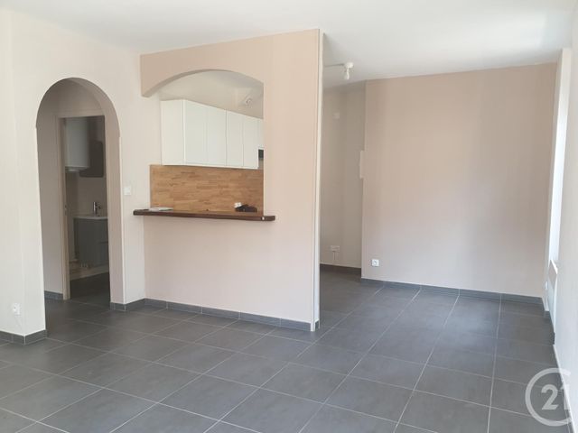 Appartement F2 à louer - 3 pièces - 51.0 m2 - MONTLUCON - 03 - AUVERGNE - Century 21 Pasquet Immobilier