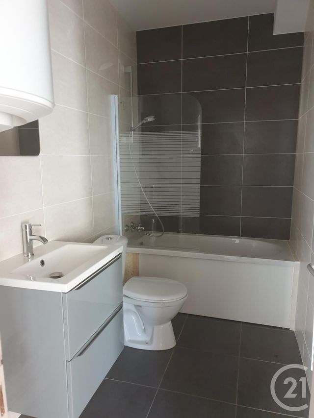 Appartement F2 à louer - 3 pièces - 51.0 m2 - MONTLUCON - 03 - AUVERGNE - Century 21 Pasquet Immobilier