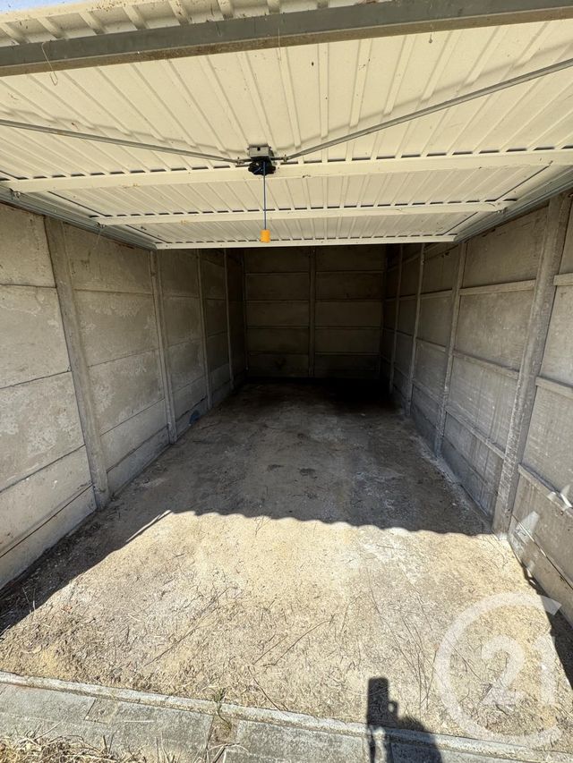 parking à louer - 15.5 m2 - MONTLUCON - 03 - AUVERGNE - Century 21 Pasquet Immobilier